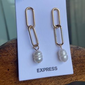 Express Earring